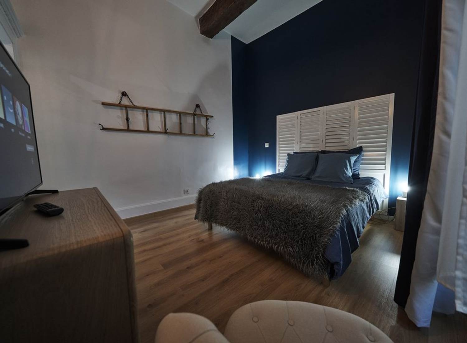 Luxe: chambre parentale, cour intérieure