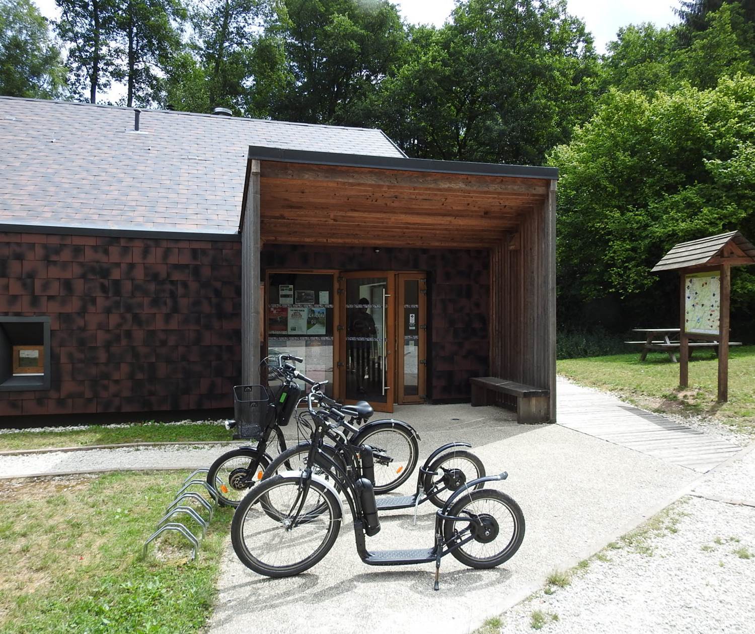 la maiso de la foret de saint sauveur - festival le bois en fete - rando velo - animations nature