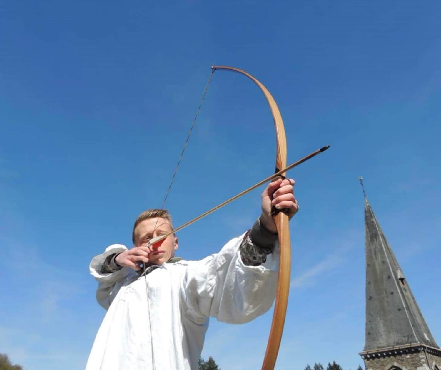 Initiation à l'archerie au château féodal de La Roche-en-Ardenne