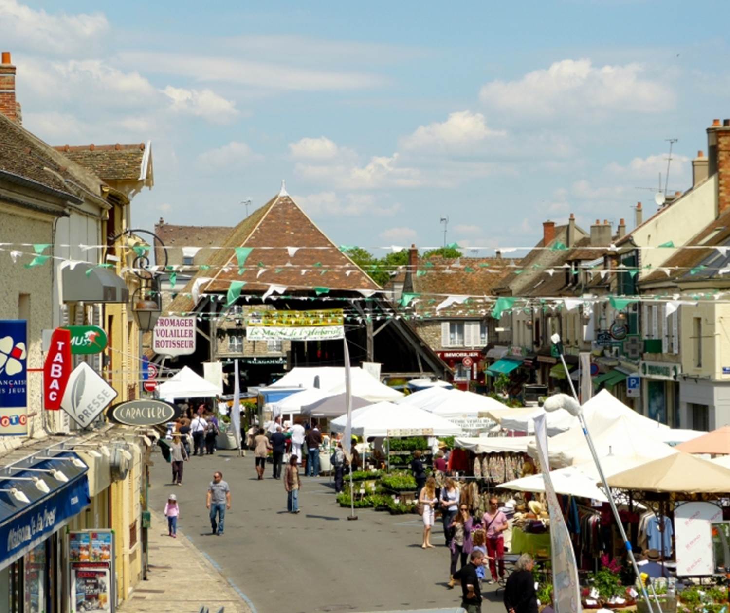 Milly-place_marche_herboriste-e1443184989530