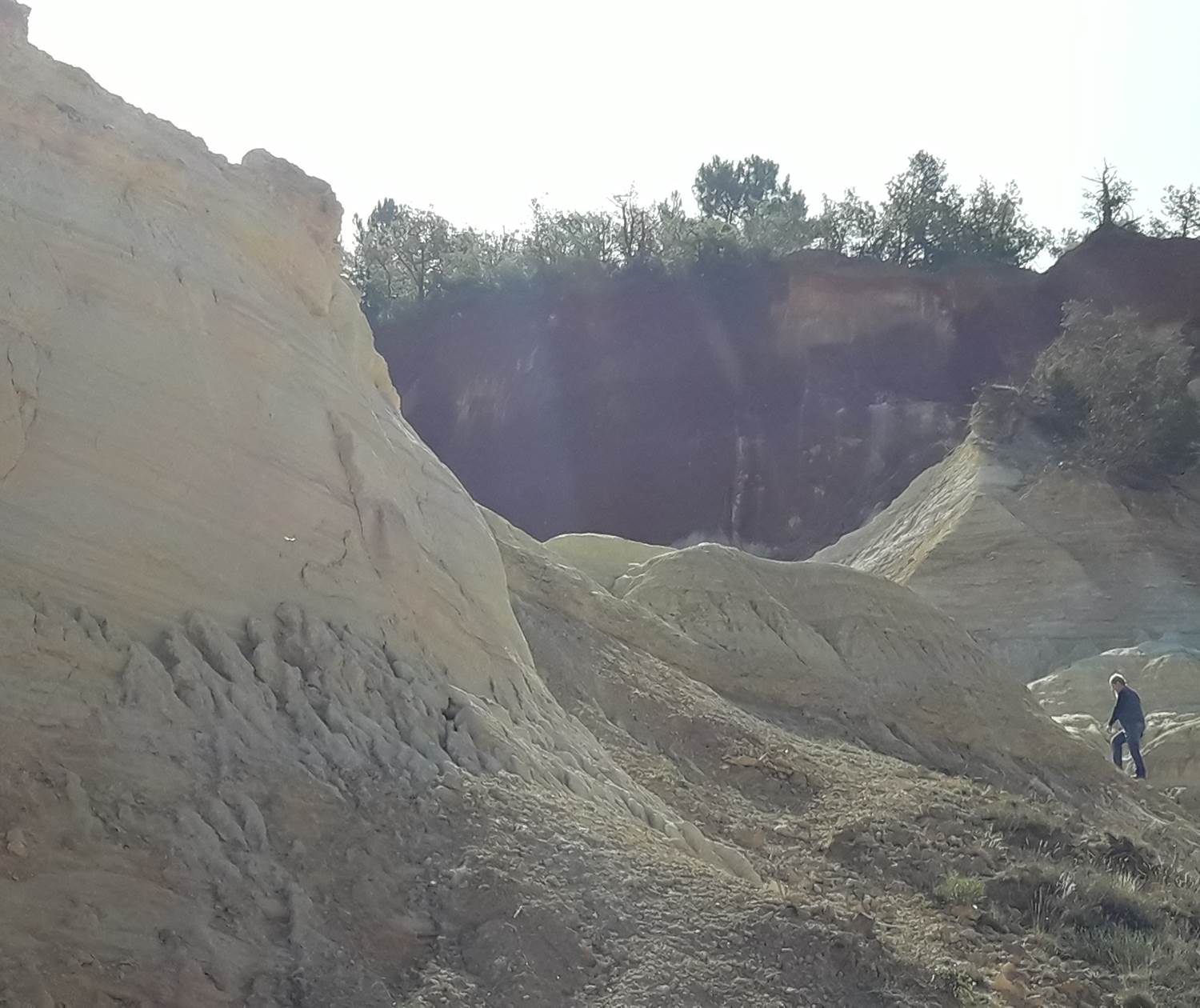 Les falaises du Colorado provençal à Rustrel : le Far West français
