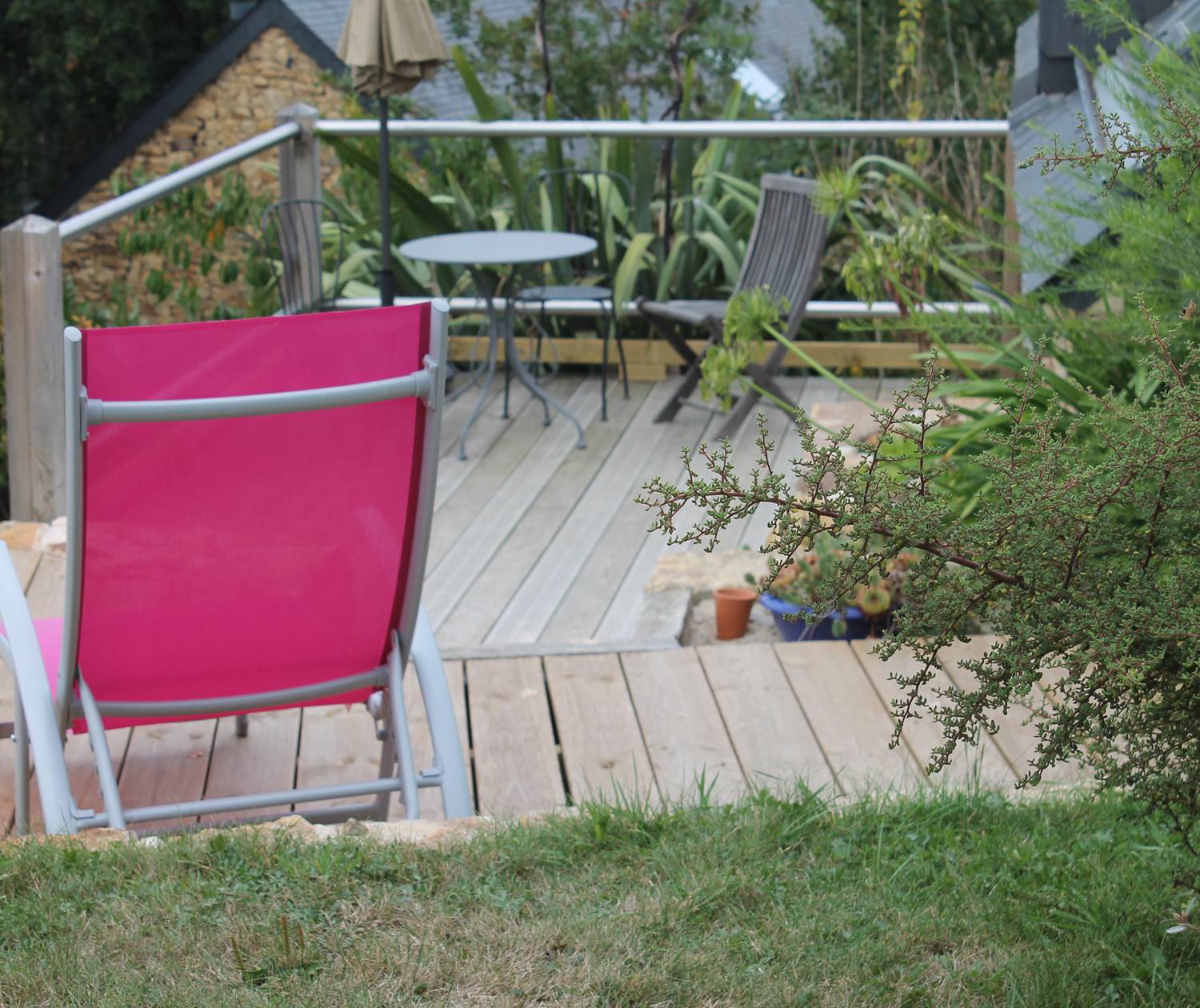 Il y a deux trrasse contigües ! A deux niveaux différents.