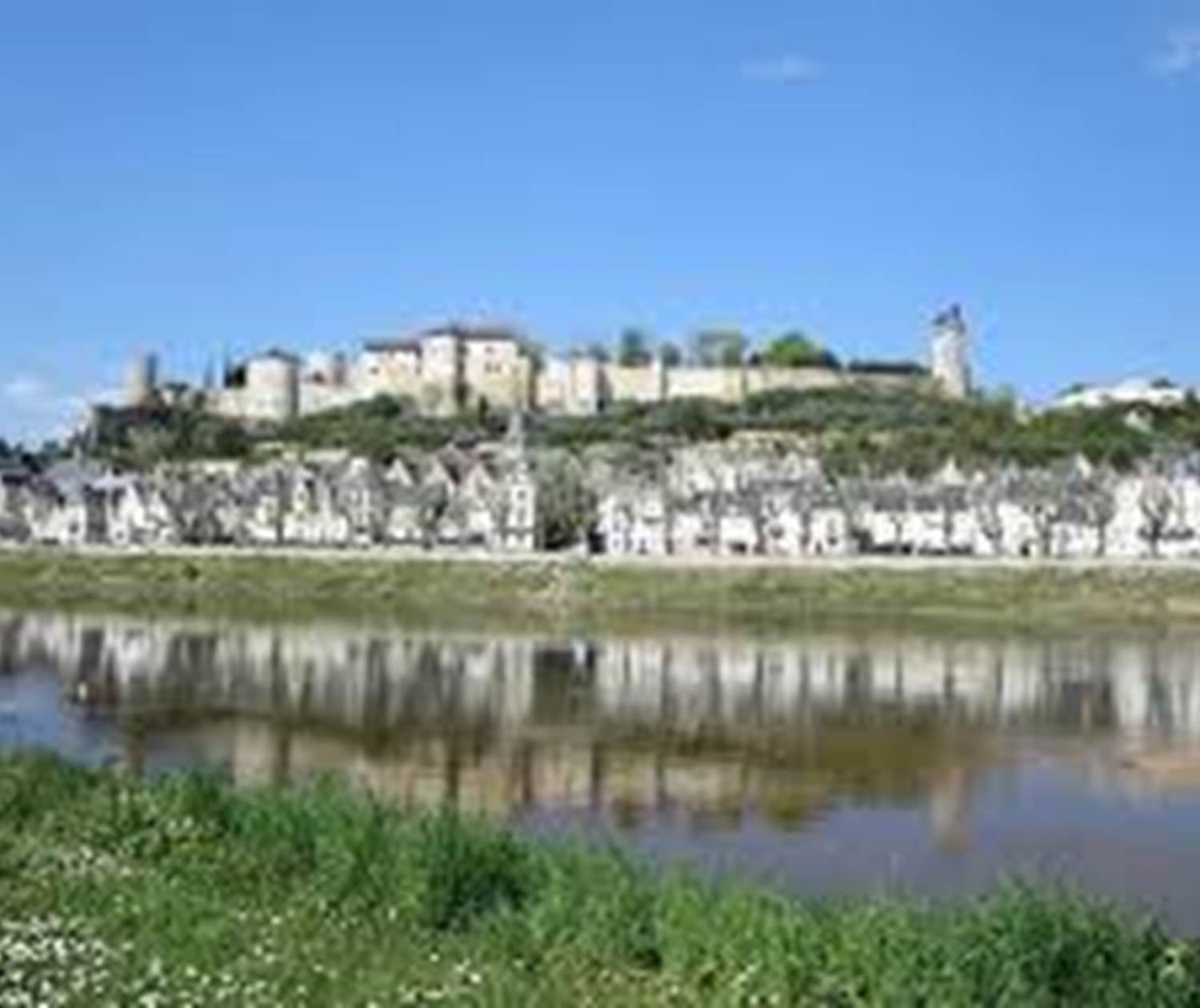 forteresse-de-chinon-gite-jacuzzi