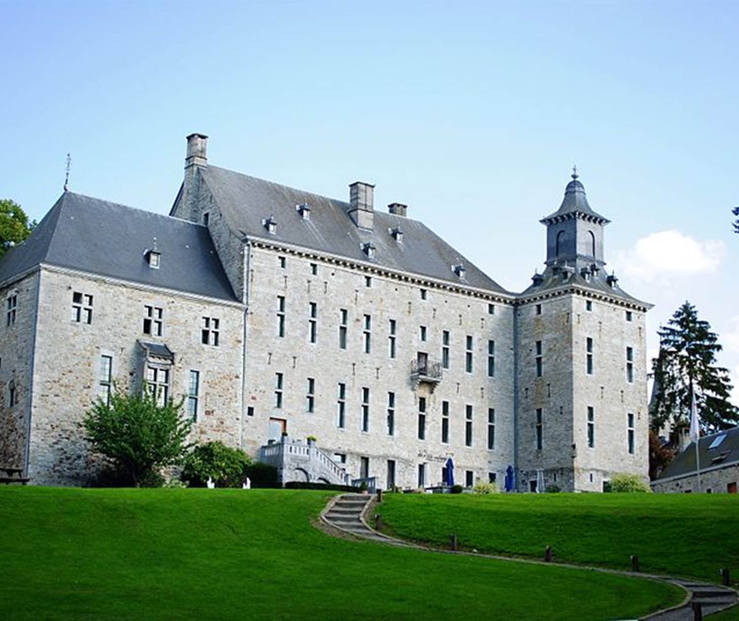 800px-Château_de_Harzé,_commune_d'Aywaille_bis