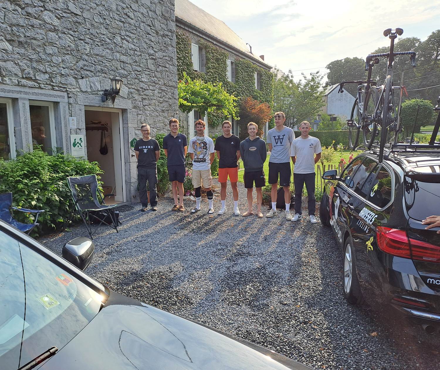 L'équipe cycliste "Brussels Cycling Club" participe au Tour de Namur 2025 et loge au gîte
