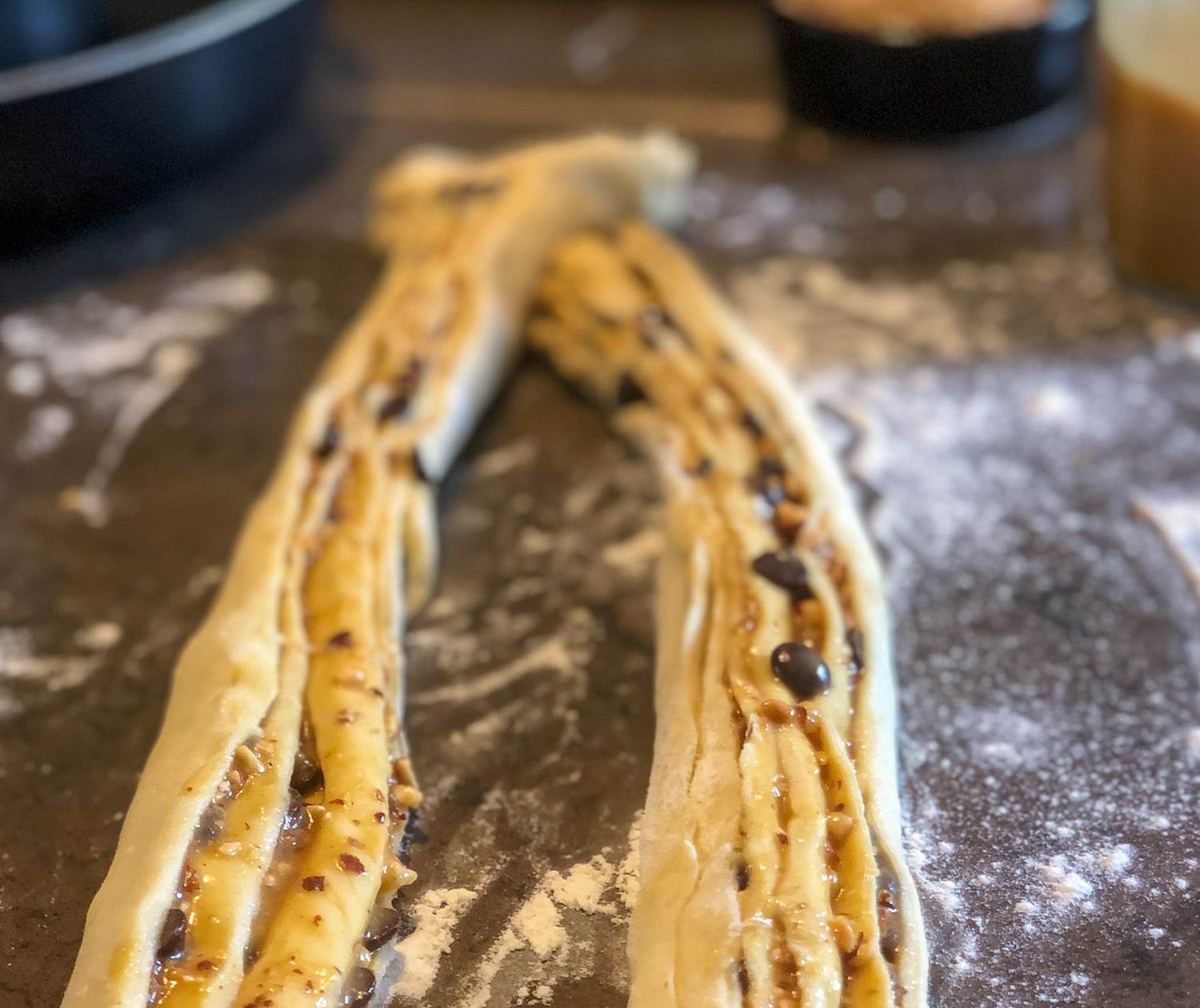 confection de babka chocolat/caramel et amande pour le petit-déjeuner des hôtes