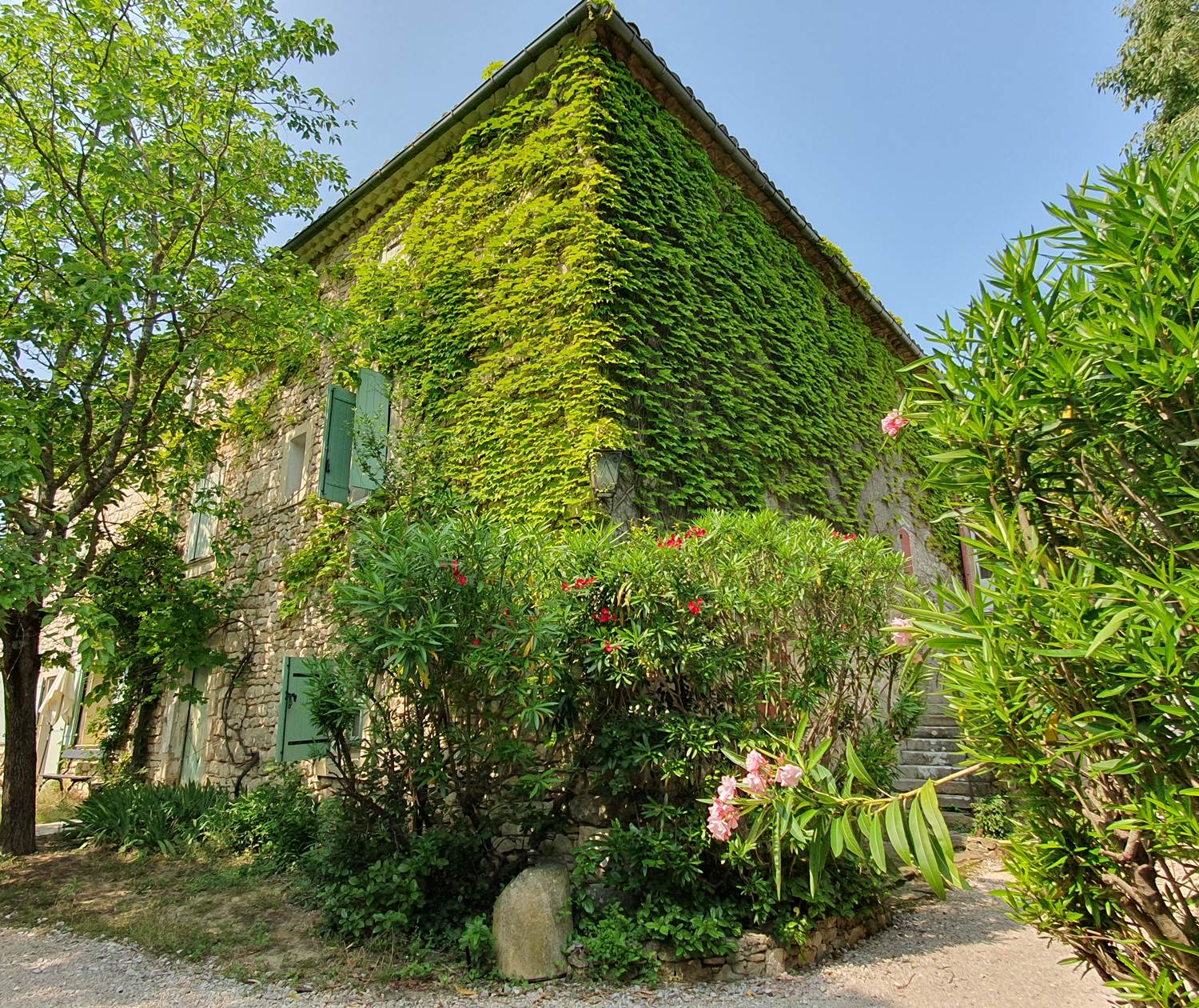 Le Mas des Sages location vacances avec piscine