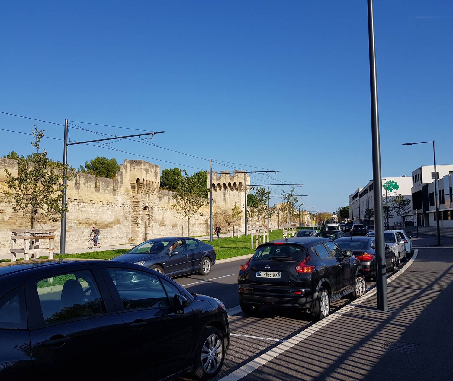 Remparts et Tramway Avignon