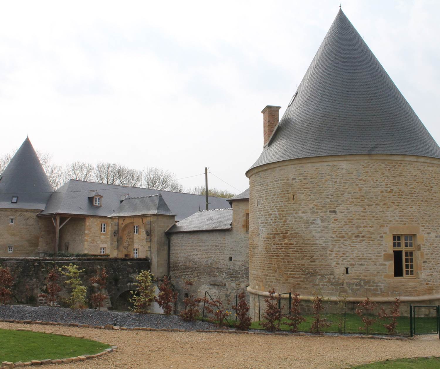chateau de charbogne avril 2015