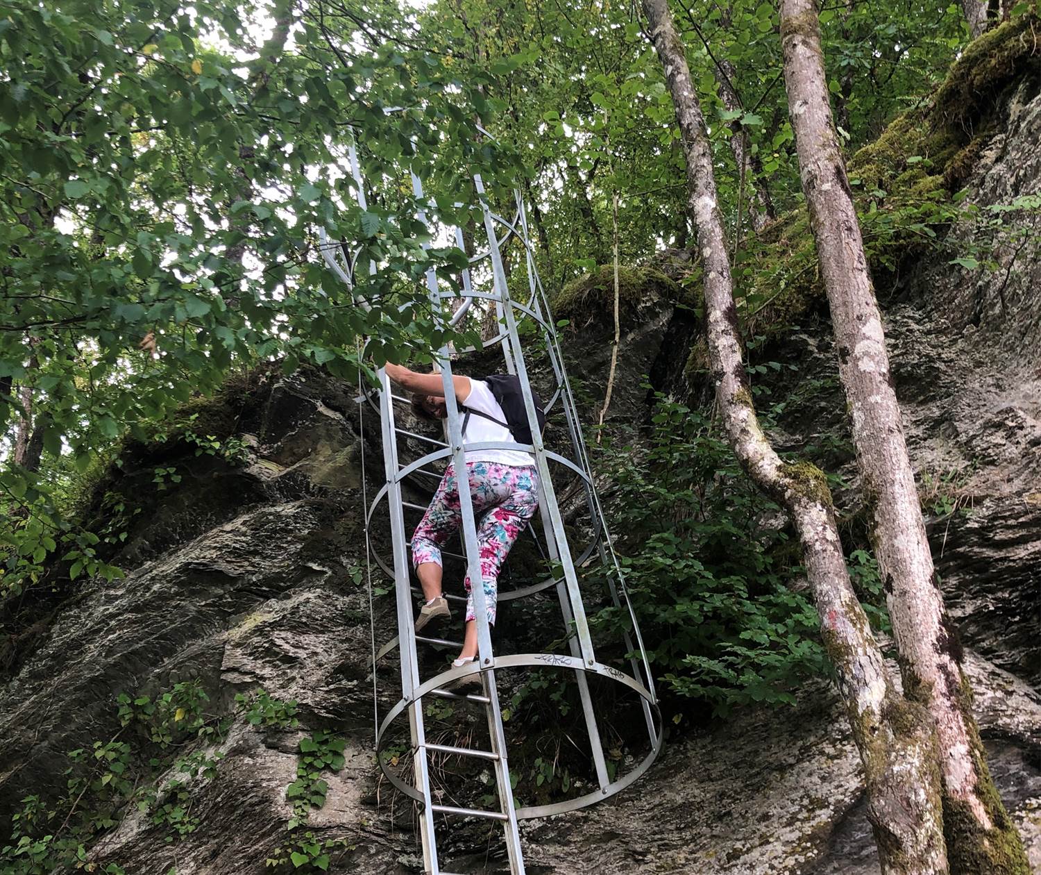 Promenade des échelles vers Rochehaut