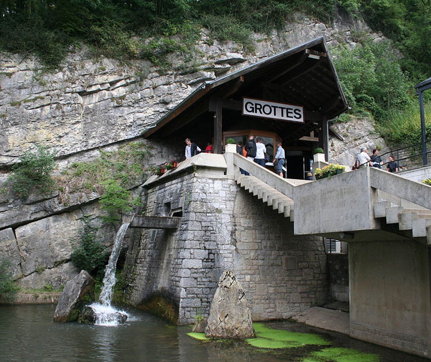 1024px-RemouchampGrotteIngaank[1]