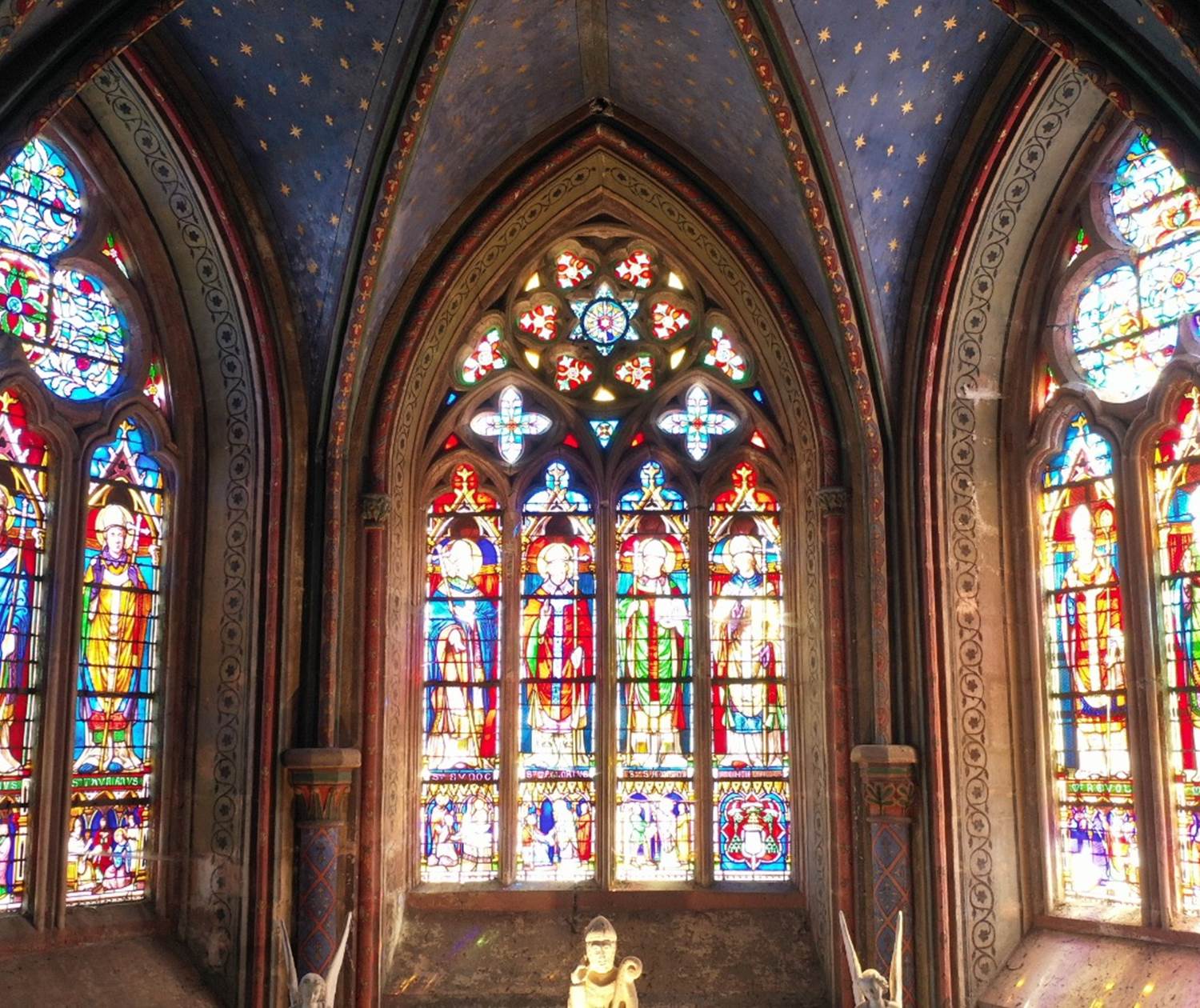 Vitraux de la chapelle absidiale