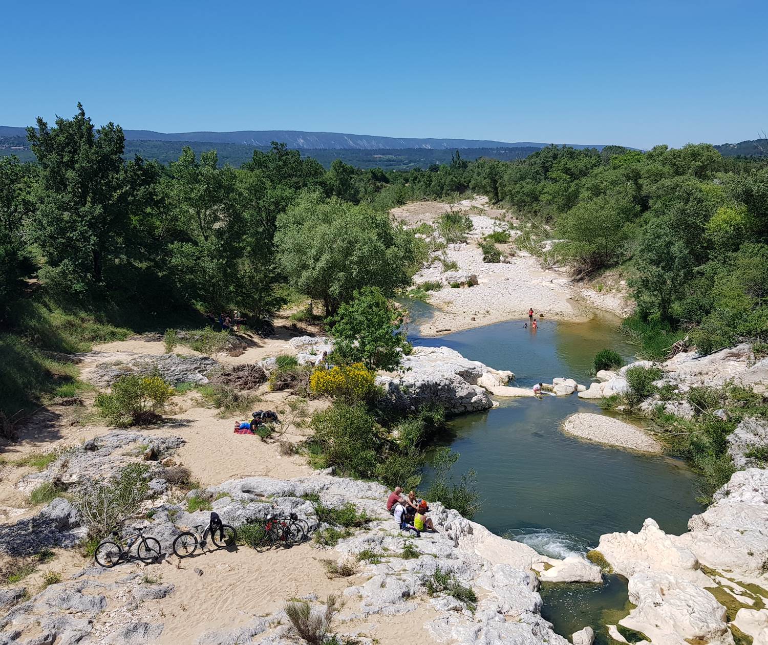 Rivière à Pont Julien dans le Luberon