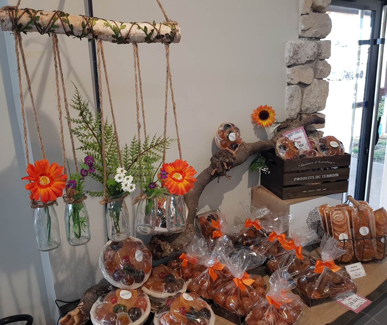 La maison du fruit confit, salon de thé et dégustation-vente de fruits confits de Provence