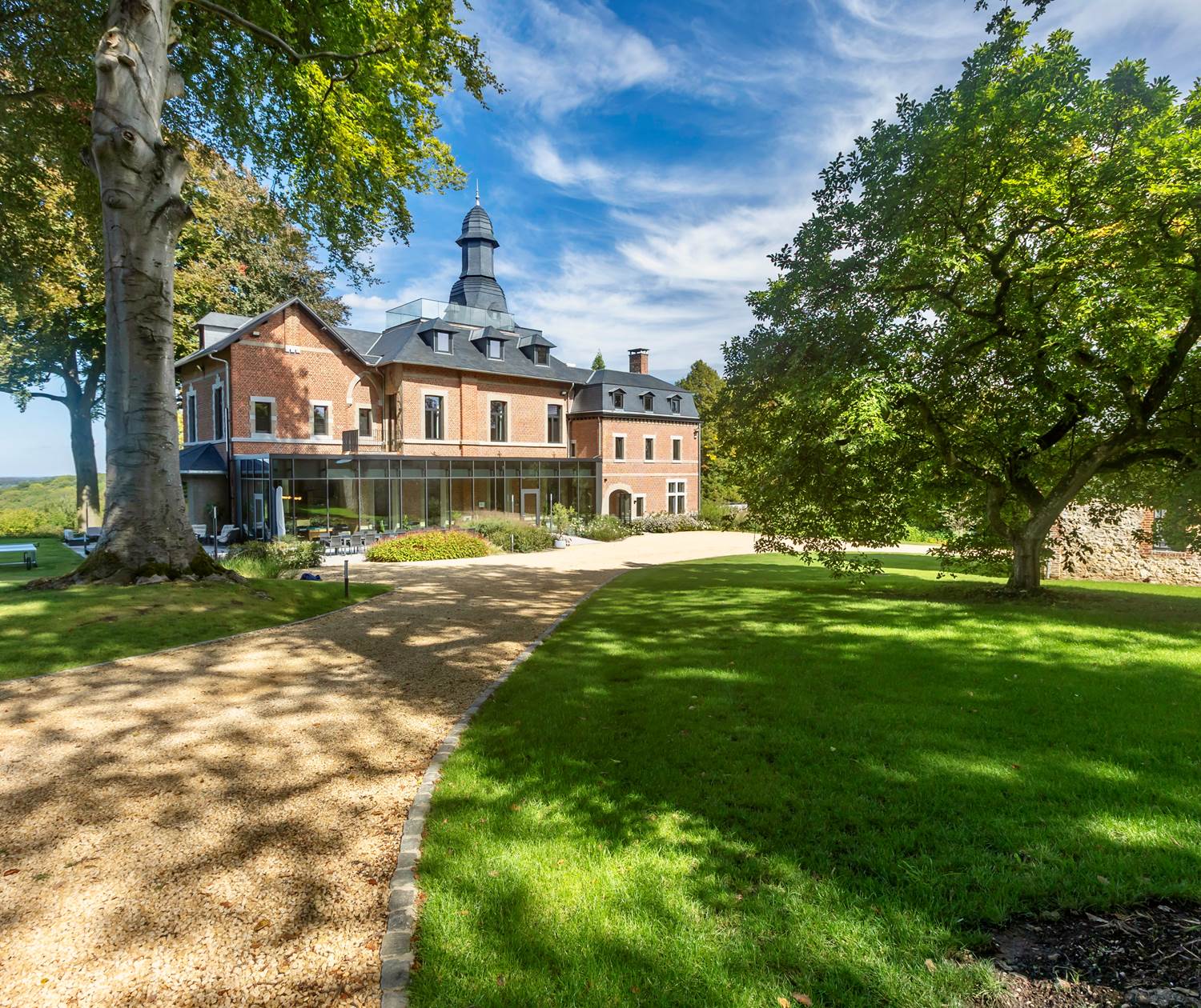 The castle (front view)