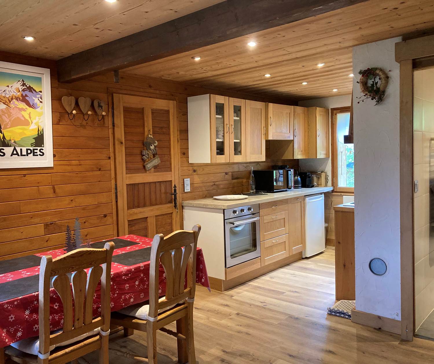 Cuisine vue depuis le séjour