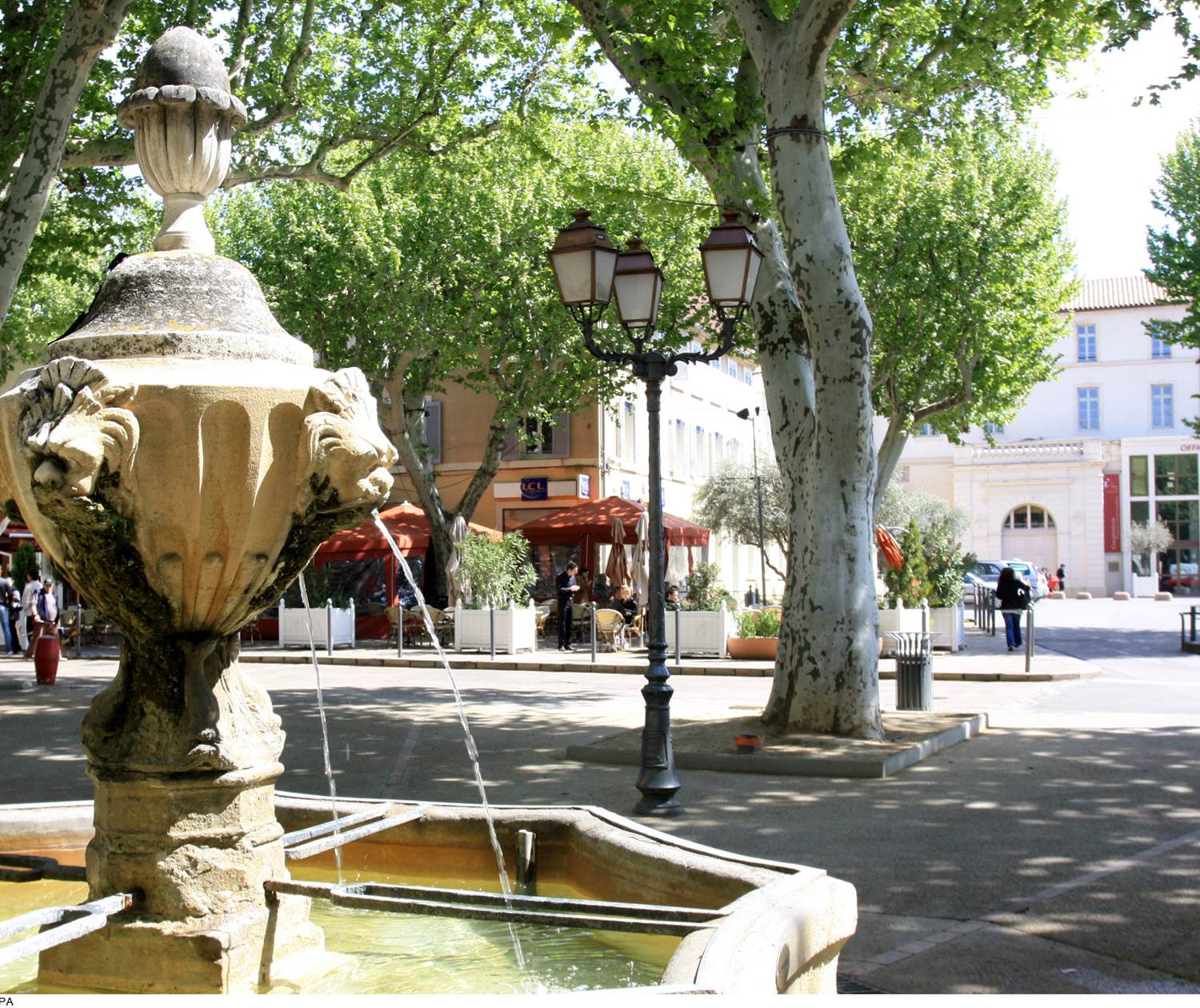 Place centre Ville Carpentras. Copyright.3134-Carpentras_-HOCQUEL_A_-_VPA-1600px