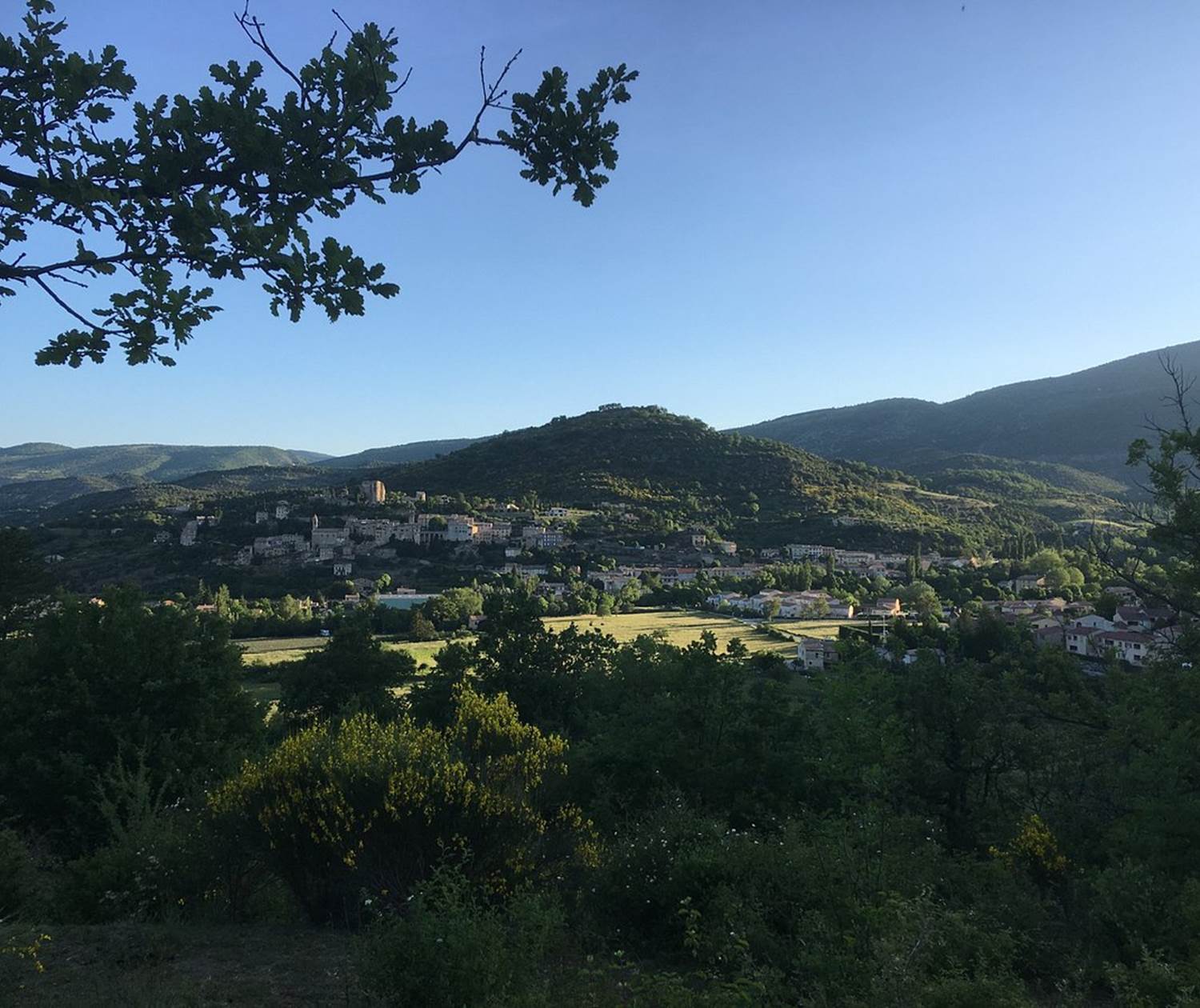 Le Deffends de Rdon - vue sur Montbrun-les-Bains