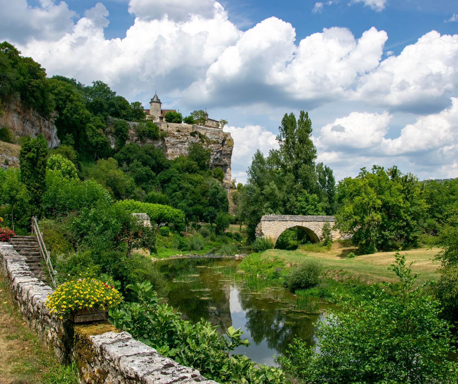 Sur le GR 6 - Pont de l_Ouysse Lot Tourisme - C