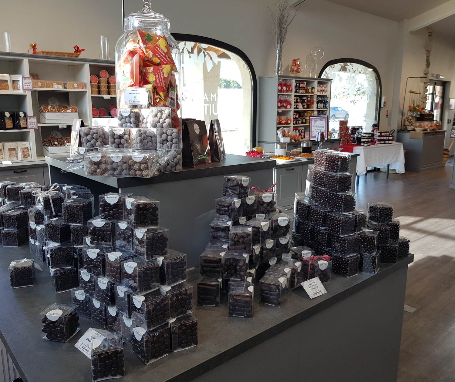 Chocolats confits de la maison des fruits confits d'Apt, capitale mondiale des fruits confits