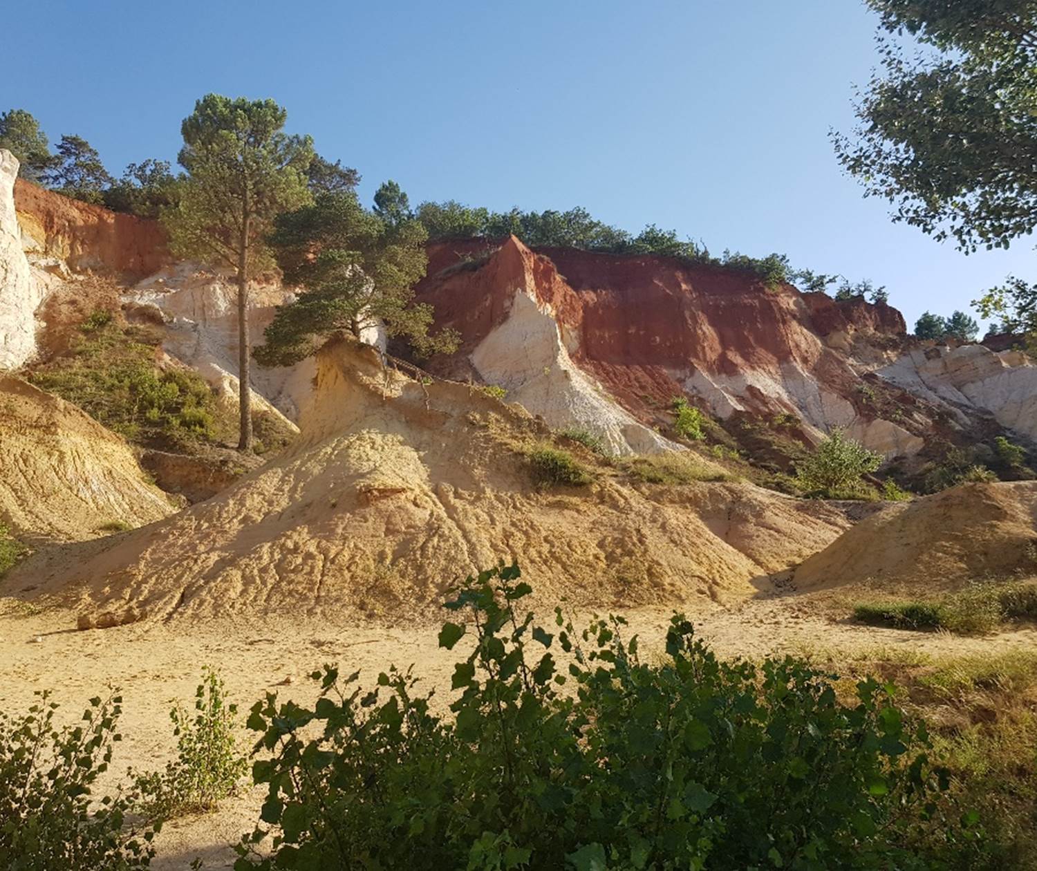 Colorado provençal à Rustrel dans le Luberon : le Far West européen en France