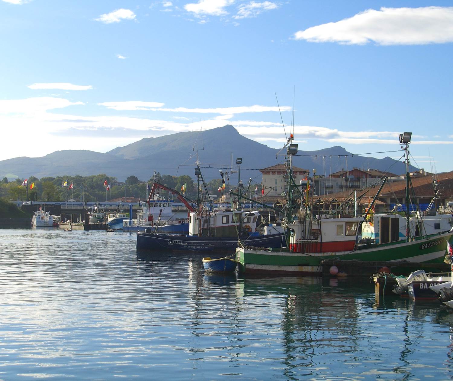 The old port of St Jean de Luz / Le vieux port de Saint-Jean-de-Luz