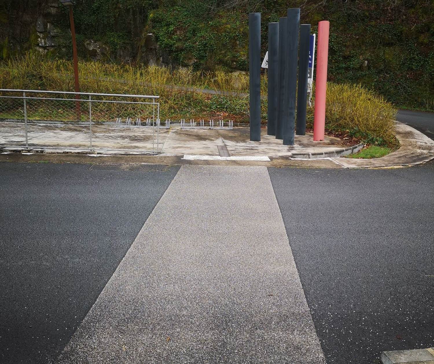 Chemin  du  parking à l'espace odyssélec