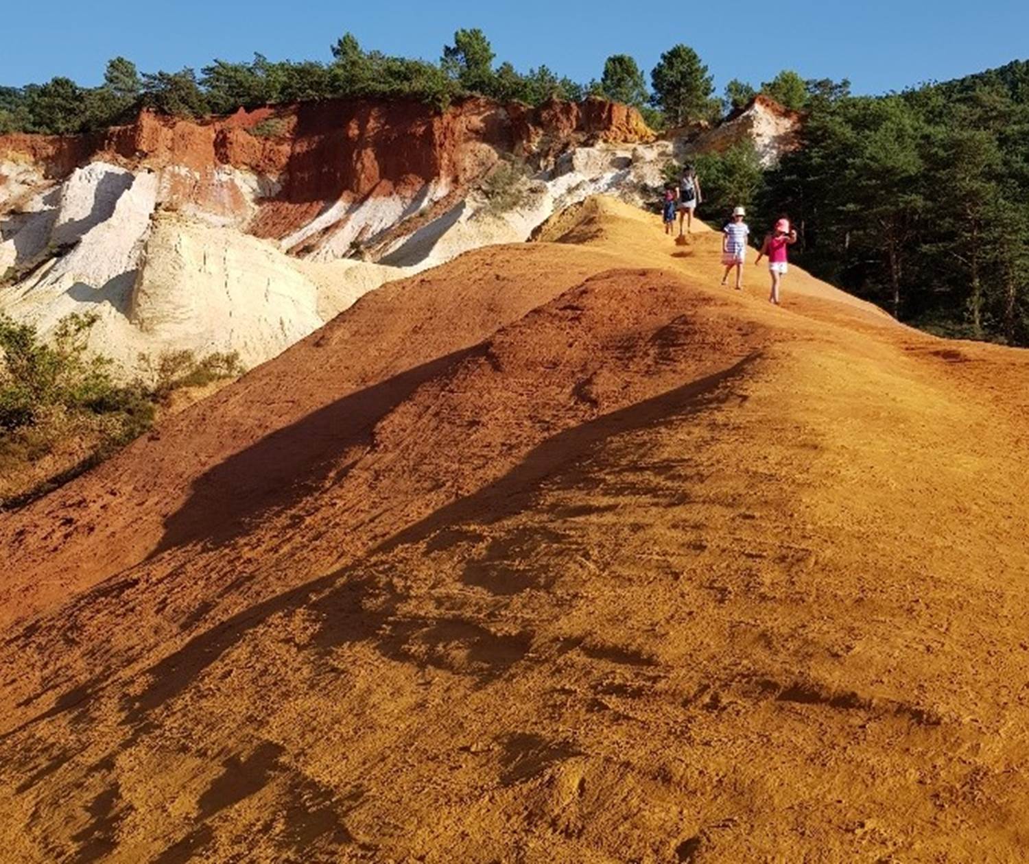 Colorado provençal à Rustrel près de Saint-Saturnin les Apt dans le Luberon