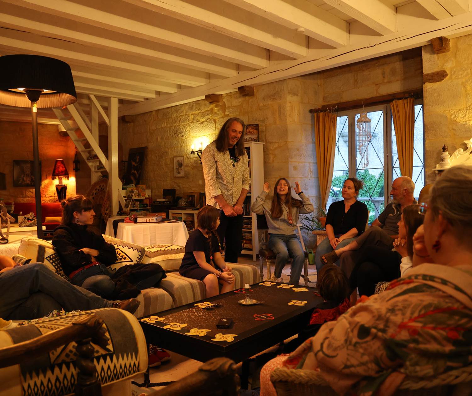 Soirée loup garou dans le grand salon au Château de Saint-Chamarand dans le Lot