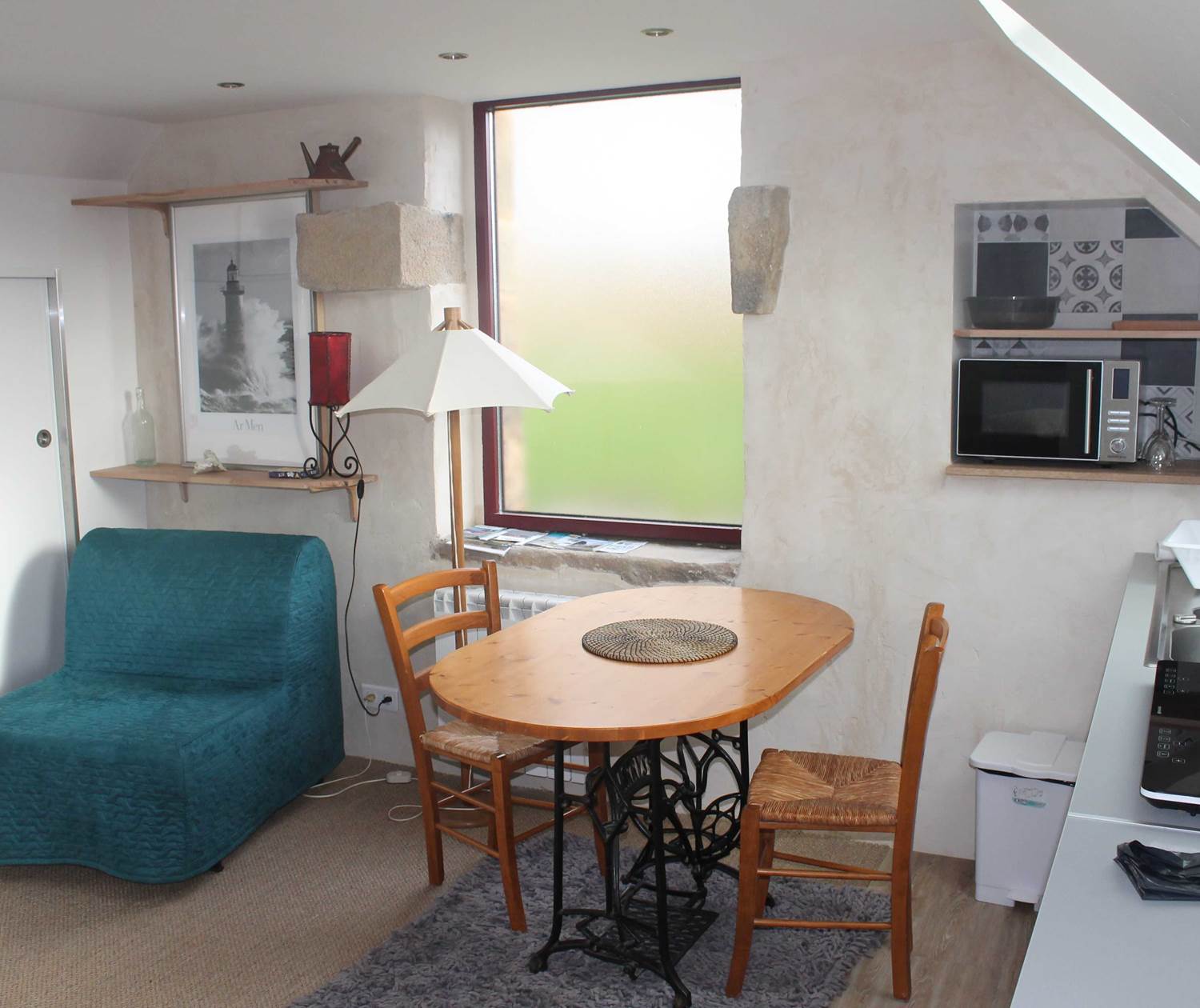 la table fait 125 cm x 80 cm