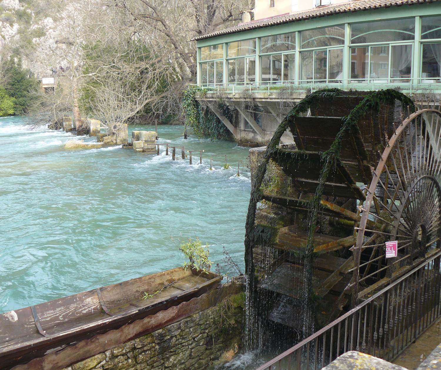 Roue_à_aube_Fontaine_de_Vaucluse