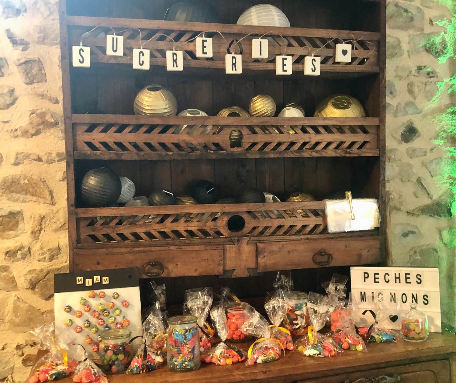 Je finirai en bar à bonbons... c'est sûr ! :-)