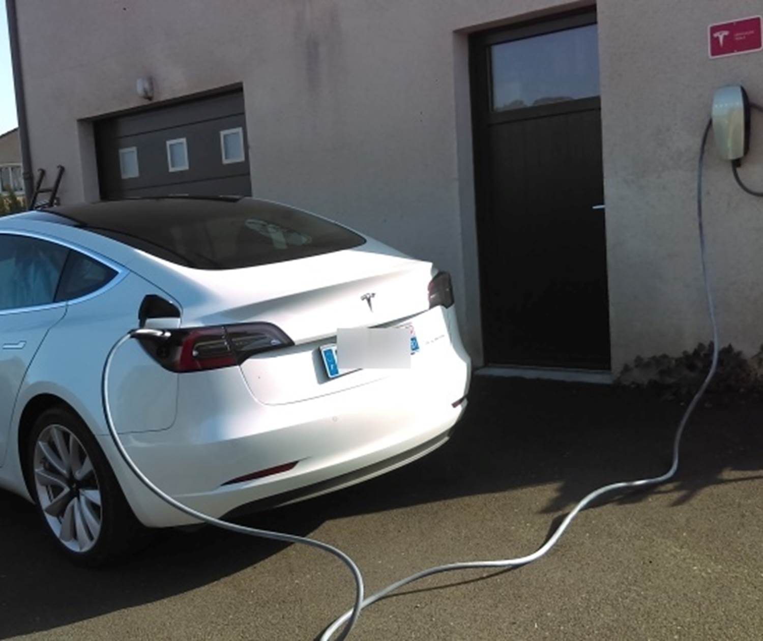 Borne de recharge électrique Tesla