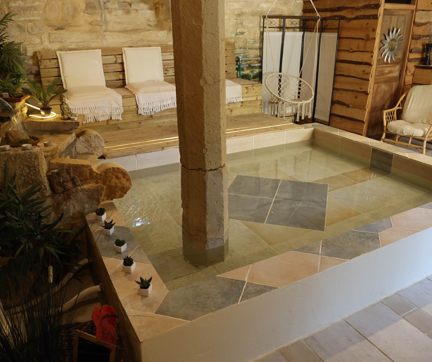 Château de Saint-Chamarand dans le Lot, bain romain et espace fraicheur