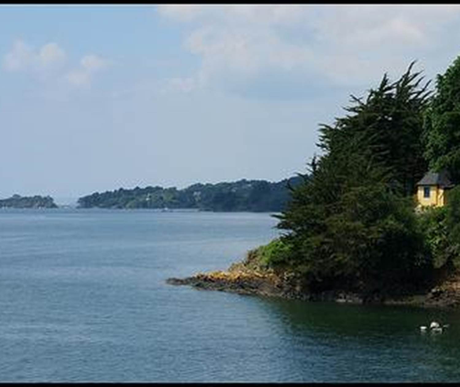 vue typique depuis le sentier côtier à deux pas.