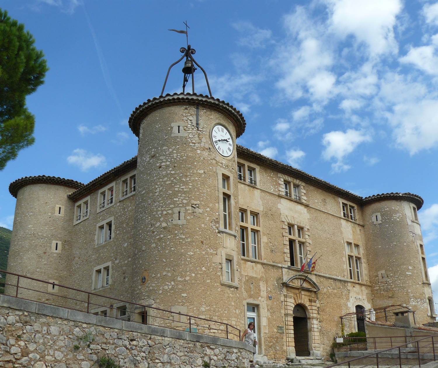 Chateau de Rustrel Colorado Provençal Luberon Provence