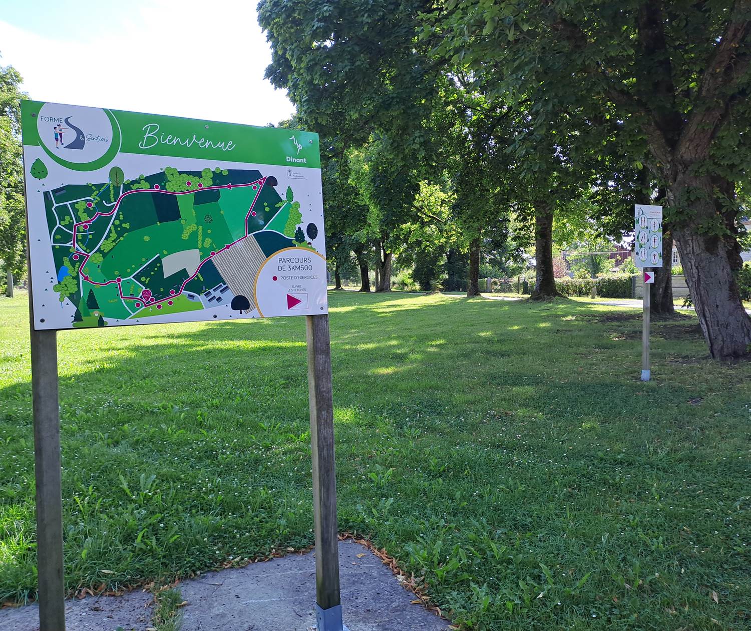 Départ du parcours santé et première série d'exercices