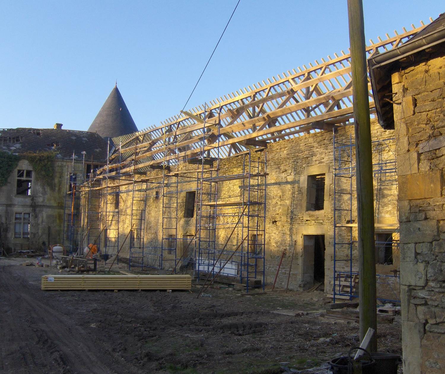 chateau charbogne  fevrier 2008