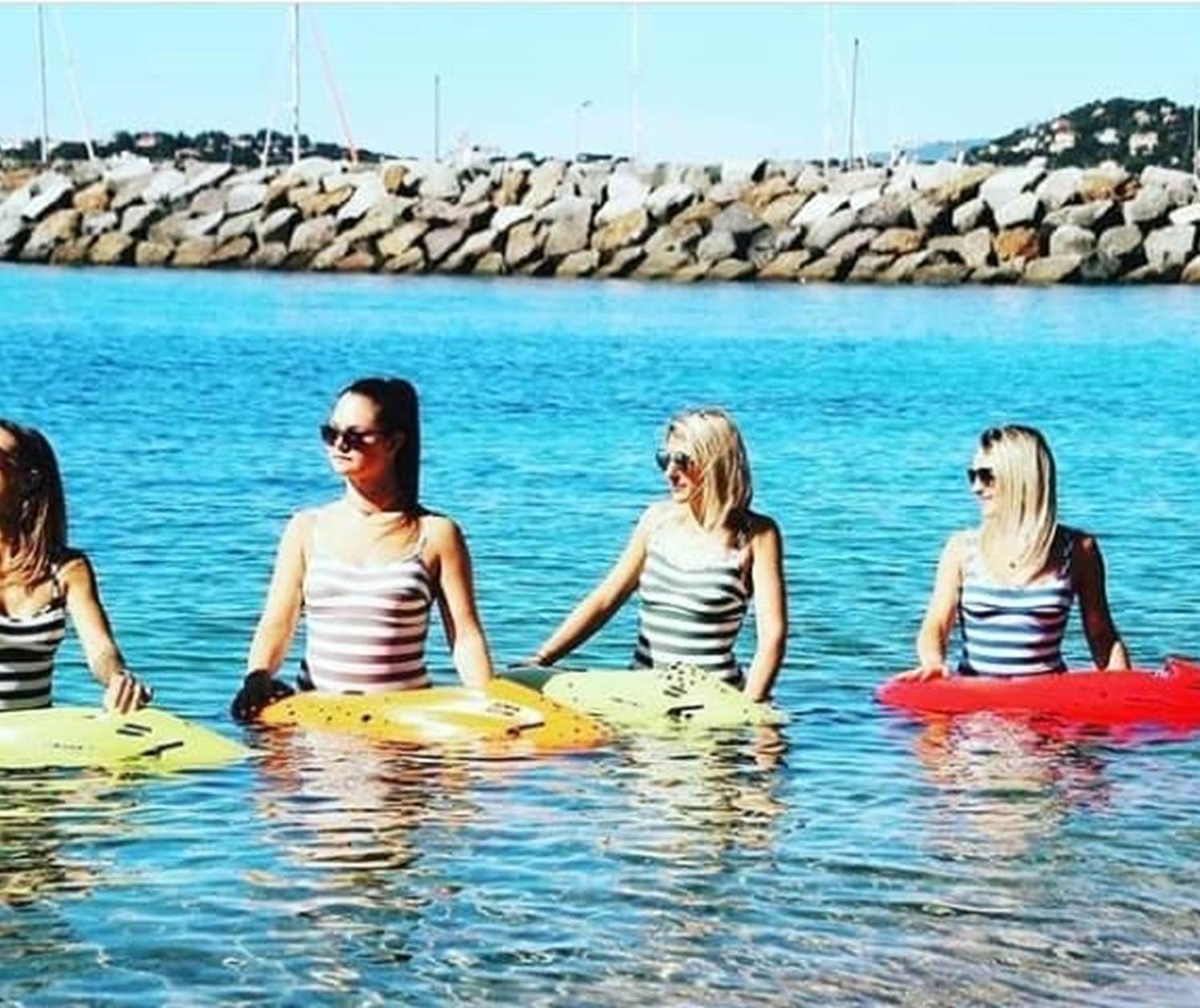ECO GLISS SEABOB EN GROUPE DE FEMMES AUX ISSAMBRES
