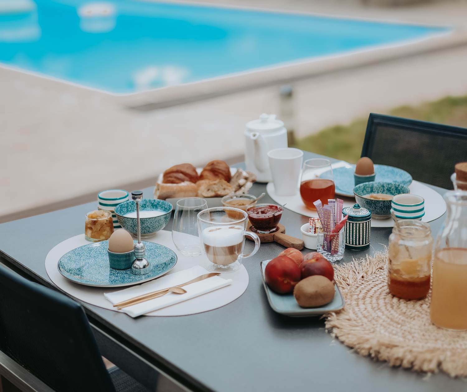 petit dej' en terrasse