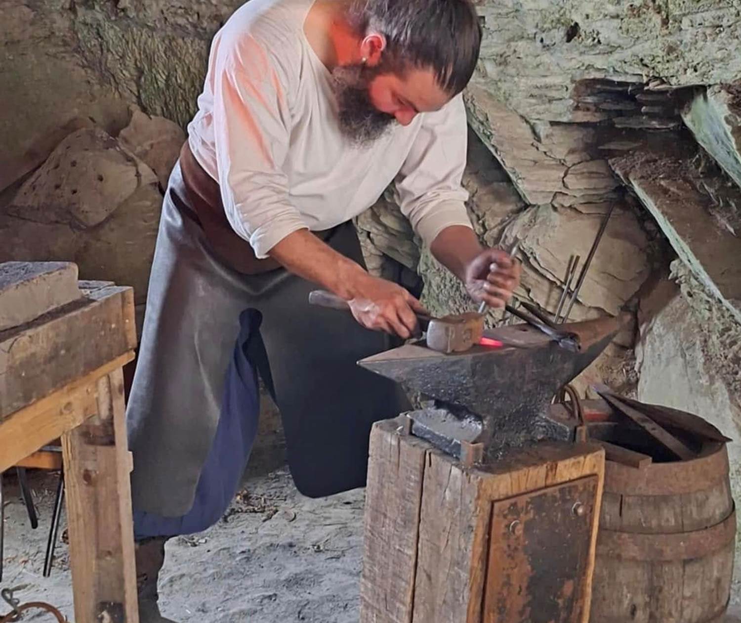 Animation de forge médiévale au Château féodal de La Roche-en-Ardenne