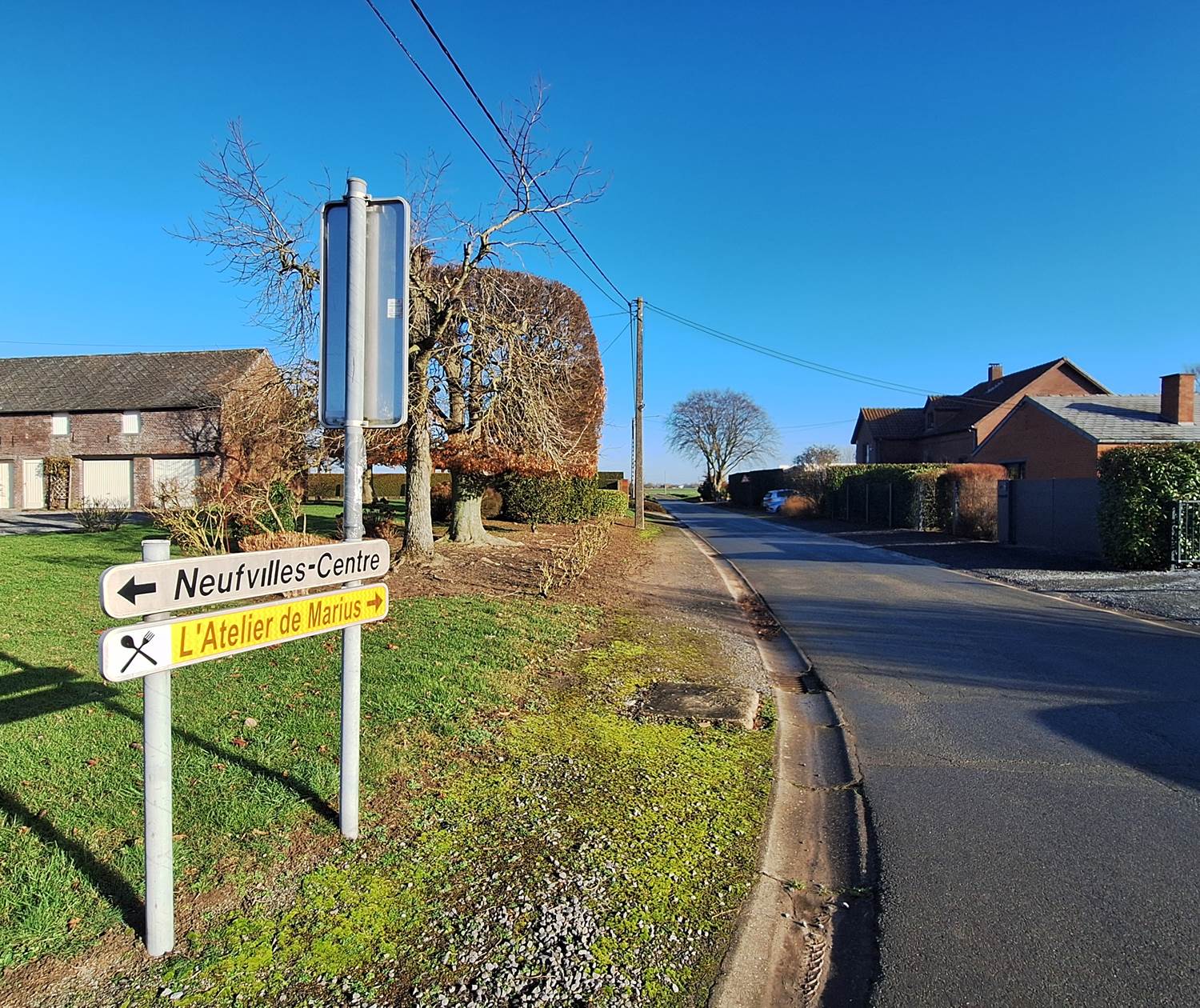 Au croisement vers le Chemin Tinette