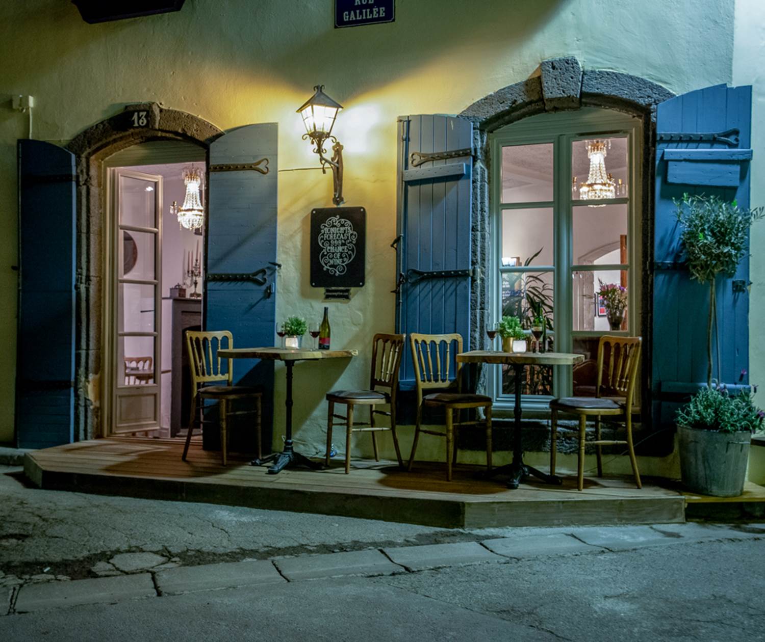 What time is it? E`WINETIME