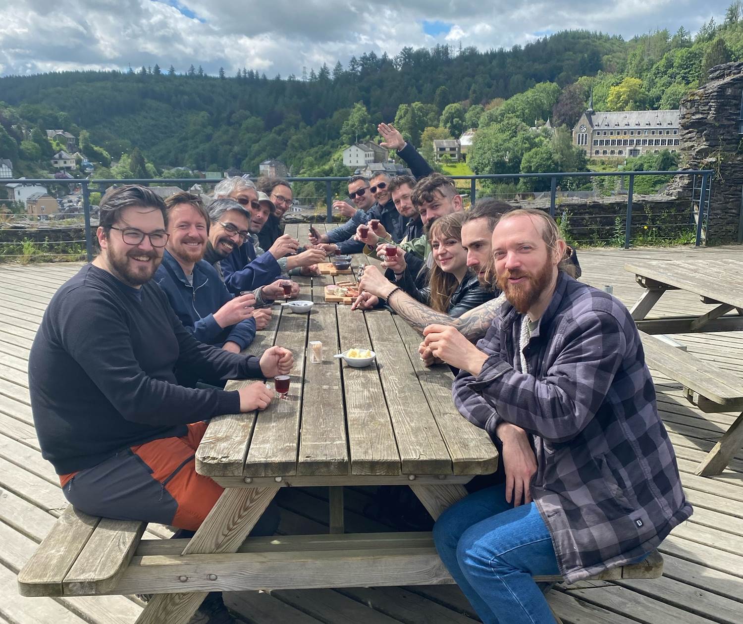 Visite guidée avec dégustation de produits locaux au château féodal de La Roche-en-Ardenne