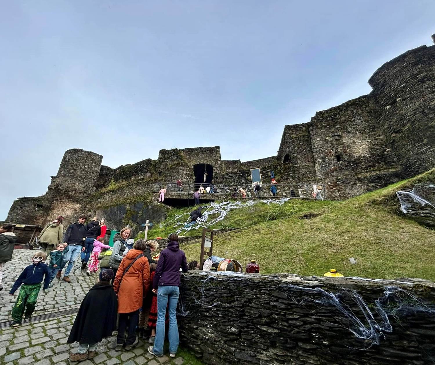 Animation d'Halloween au Château féodal de La Roche-en-Ardenne