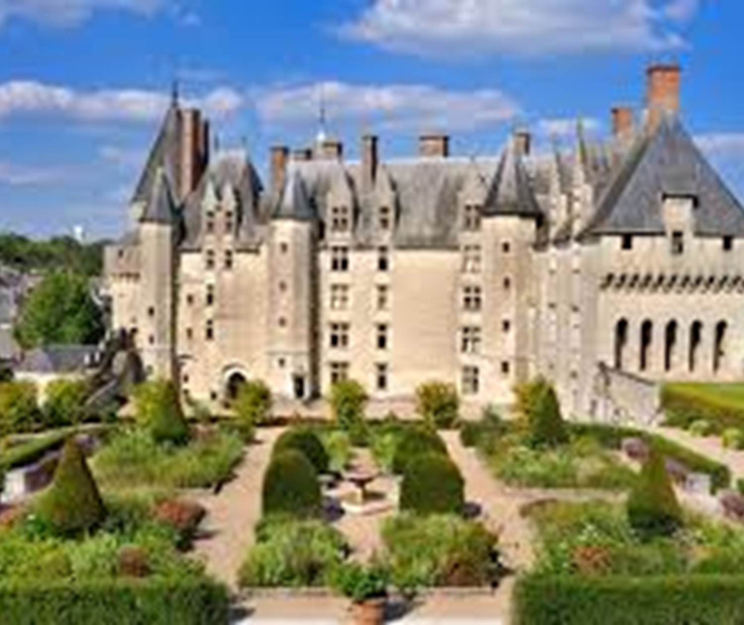 chateau-de-langeais-gite-troglodyte-jacuzzi