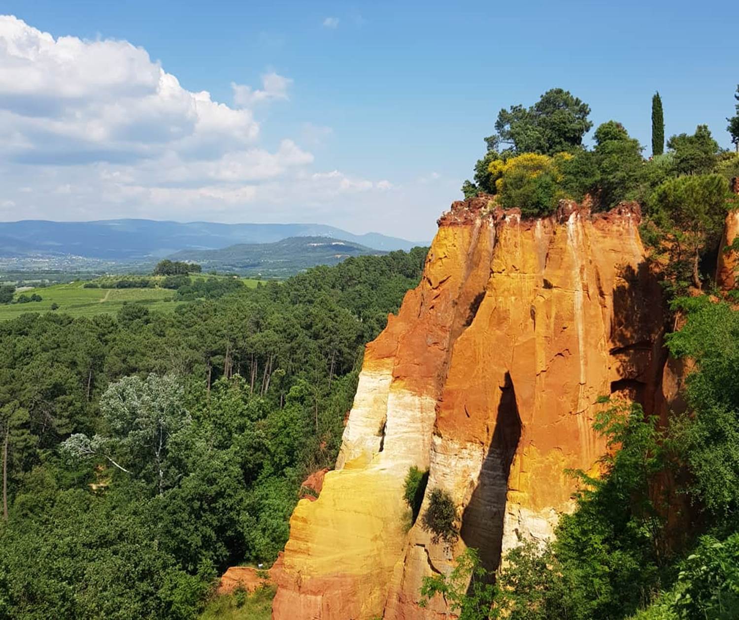 Falaise_de_Roussillon