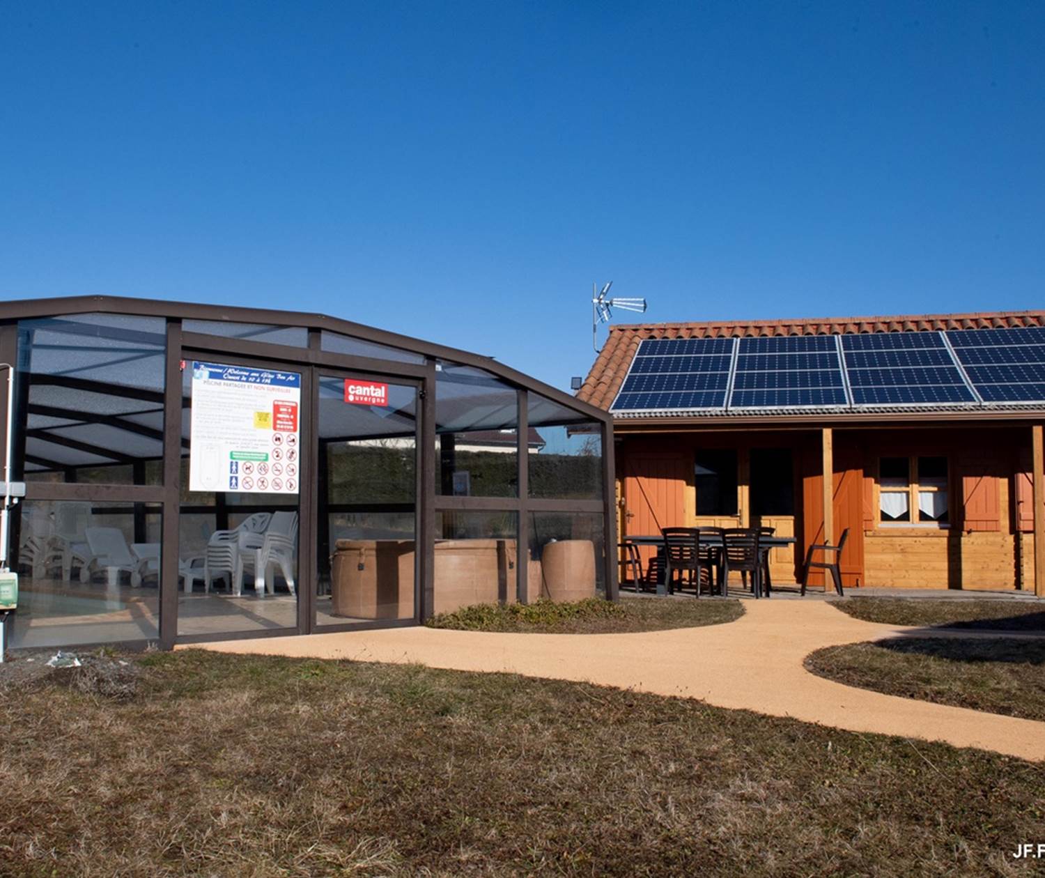 Gîte Salers et Piscine