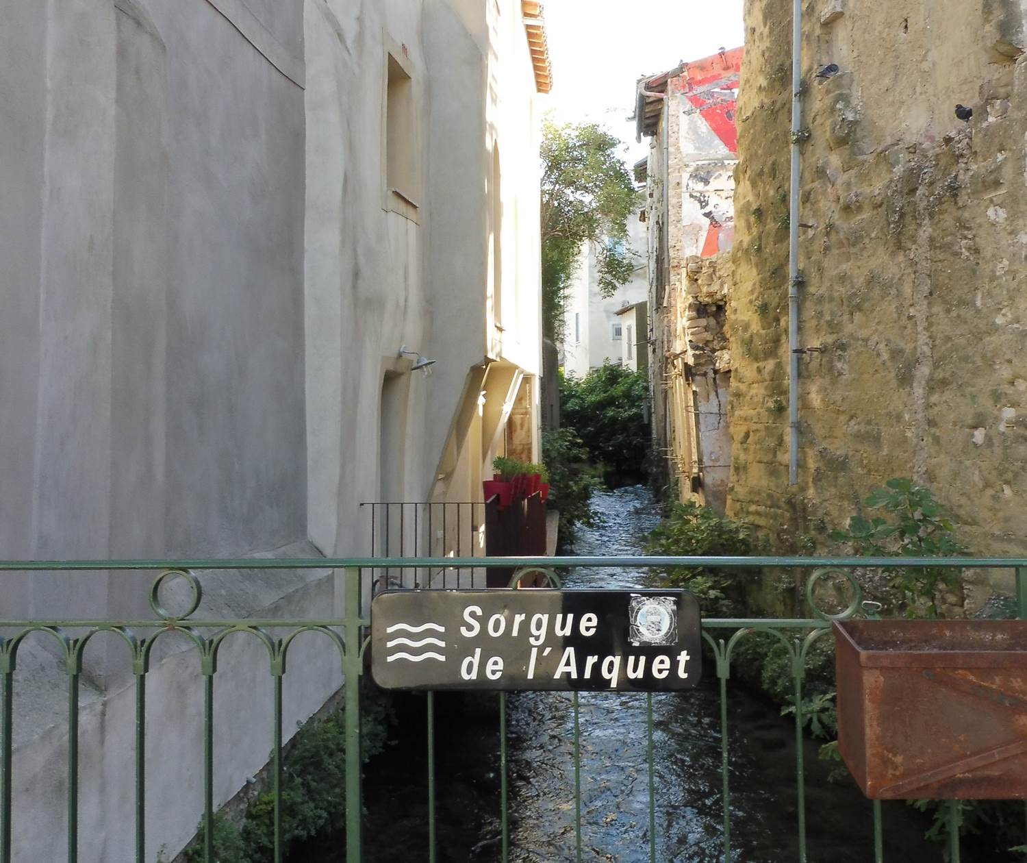 Isle sur la Sorgue, la petite Venise provençale près d'Avignon et du Luberon