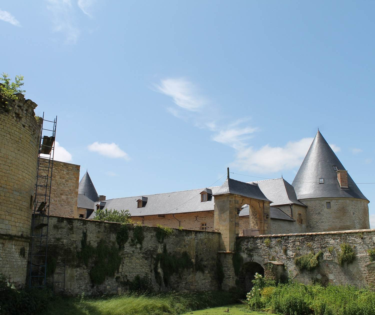 chateau de charbogne juin 2013